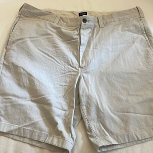 Men's jcrew 9 inch inseam khaki cotton shorts